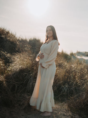 pregnancy shoot maternity photography zwangerschapsshoot Velvet photography announcement shoot