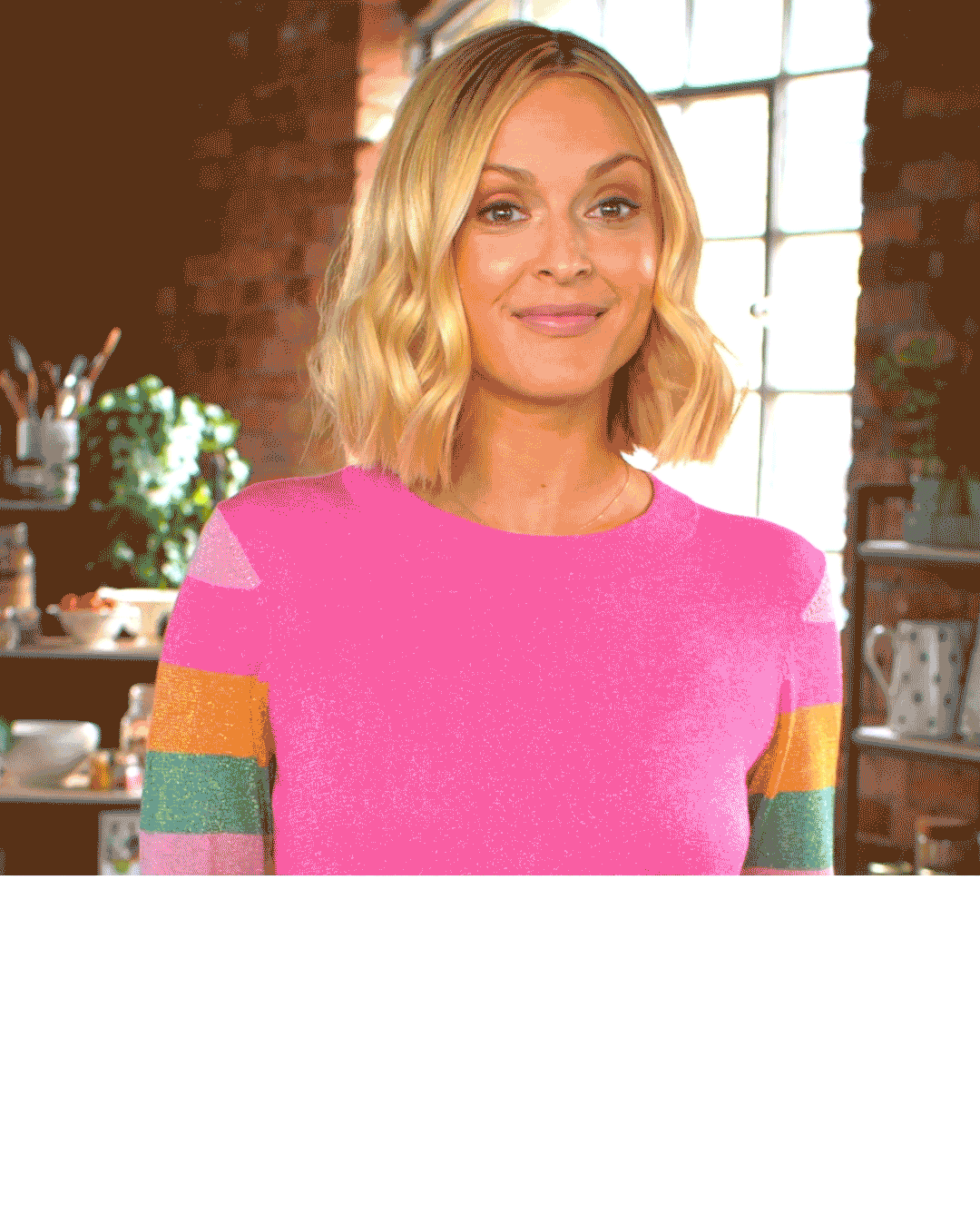 FEARNE-POINTING_2.gif