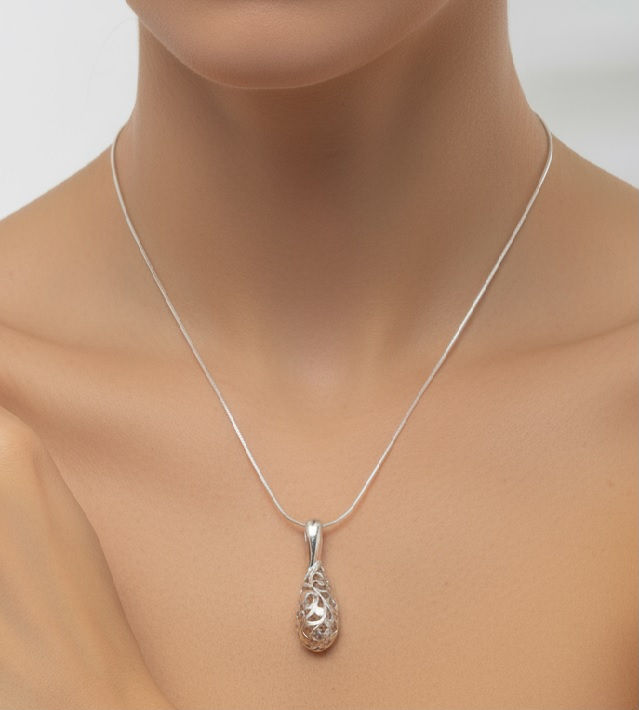 Сребърно колие „Феникс“ с артистичен орнамент и верижка 45 см