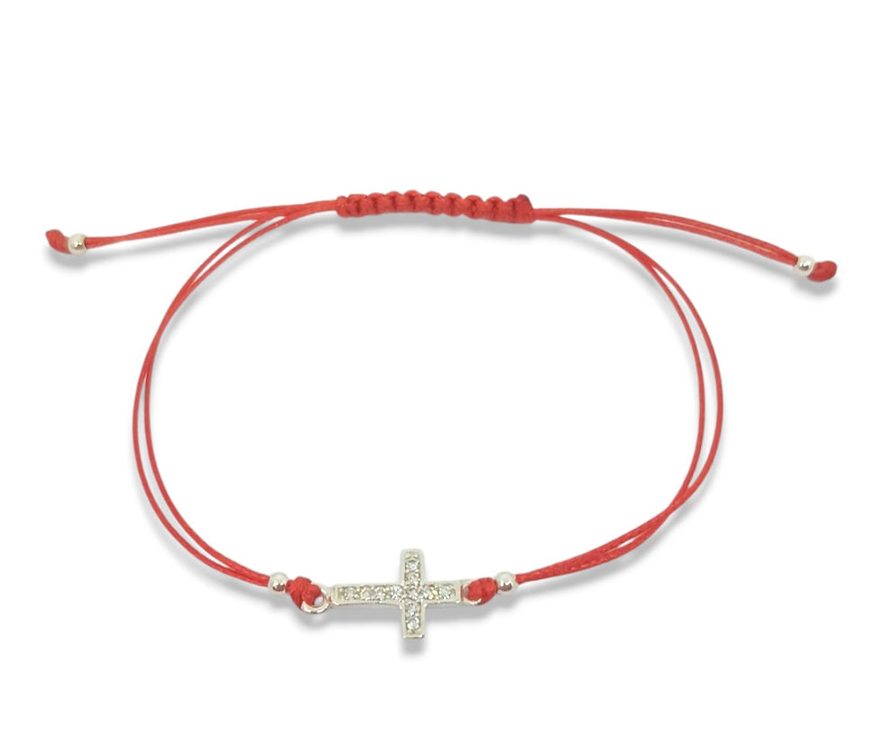Сребърна гривна с червен конец и кръст с циркониеви камъни 1,50 мм – елегантен дизайн върху бял фон