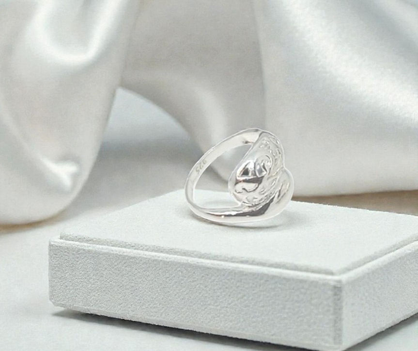 Сребърен пръстен „Феникс“ – страничен изглед, прецизна изработка