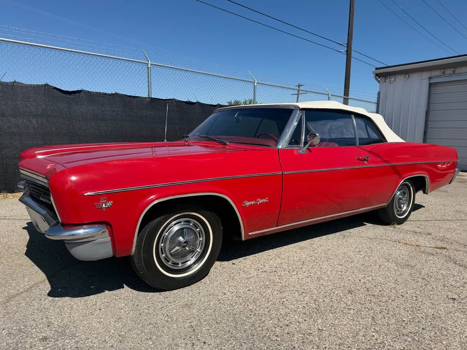 1966 Chevrolet Impala.jpg