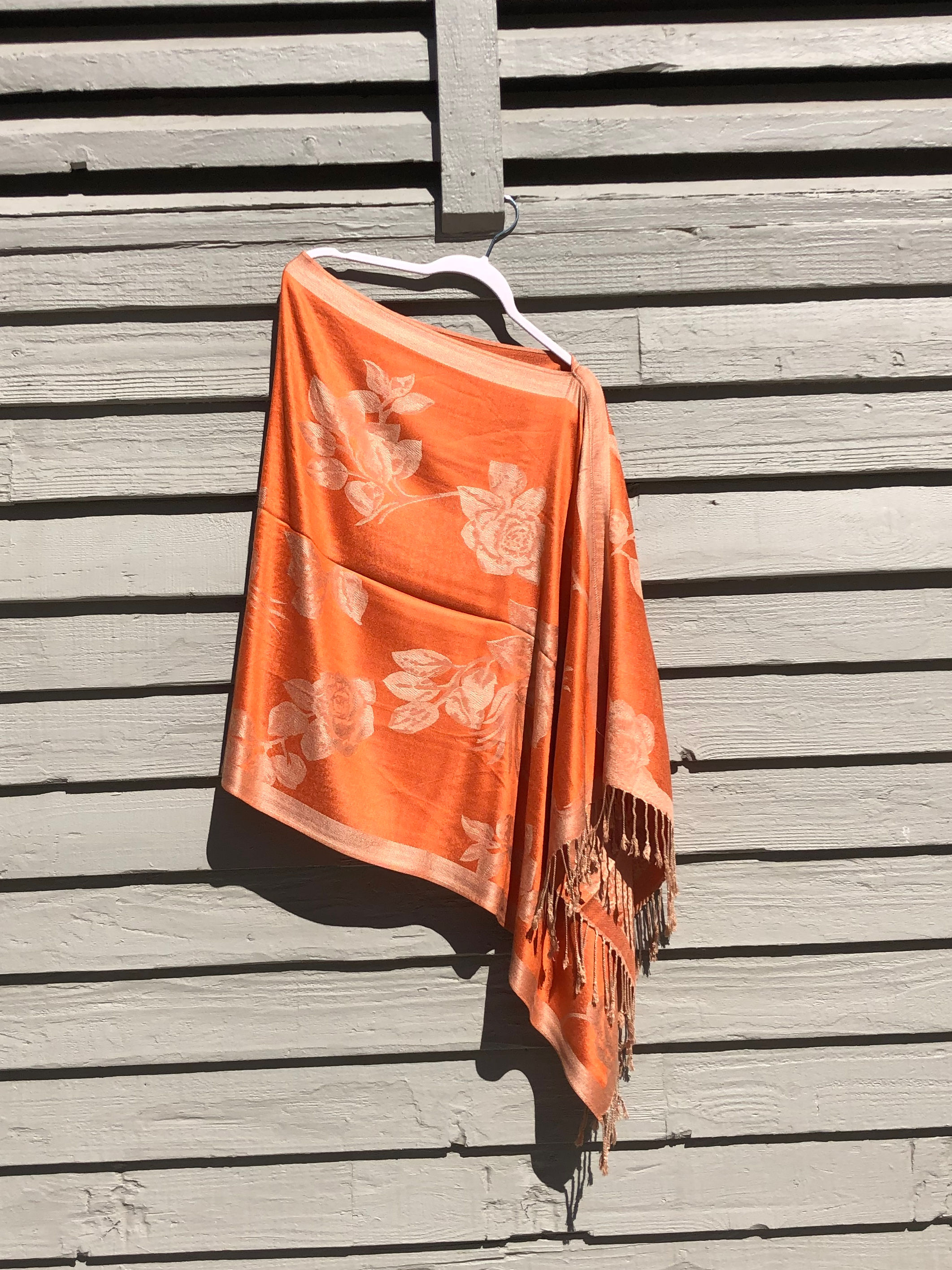 Orange roses & Leopard