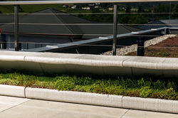 3D Betondruck, Sitzbänke mit nachhaltiger Begrünung