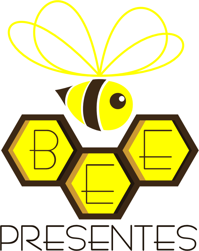 Logo antiga da Bee Presentes, ela possui hexágonos amarelos com as letras dentro deles formando a palavra BEE, encima das formas, há uma abelha simples com asas criadas em linhas para formar um laço, abaixo das formas há o texto presentes escrito.