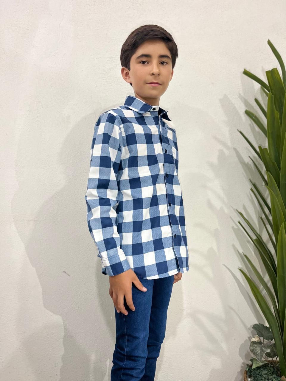 Miniatura: Camisa de niño