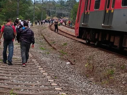 Privatiza que melhora! Realidade na Linha 7-Rubi é de atrasos, falhas e revolta