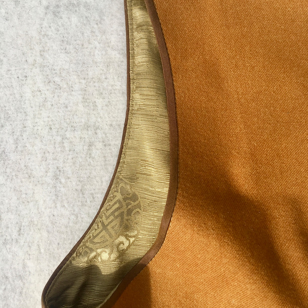 Shoulder sleeve detail ...