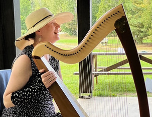 Linda Young, harp