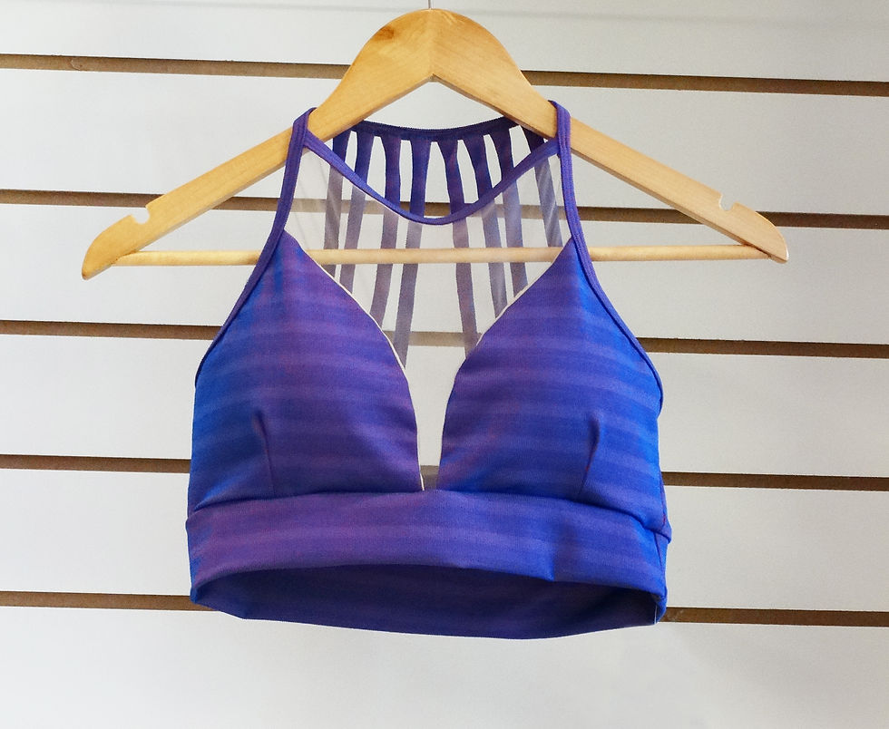 Top Roxo . Frente
