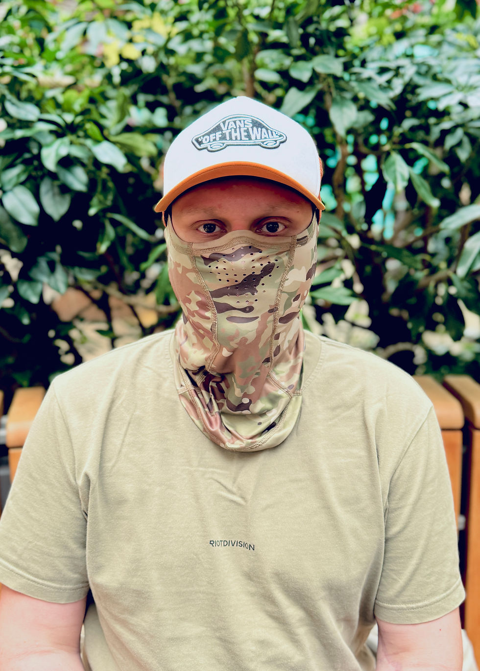 DJ 120 Кліпмейкер, у 2023-му мобілізувався до лав ЗСУ, де отримав два важкі поранення. Продовжує службу в Силах оборони України.