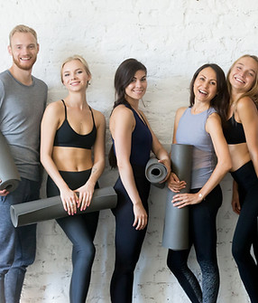 Gruppen-Yoga-Posen