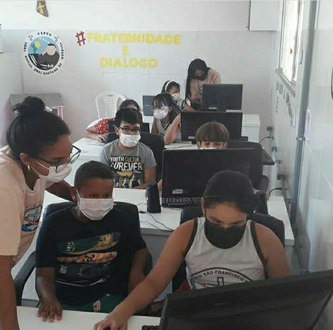 AULA DE INFORMATICA ESFA.jpeg