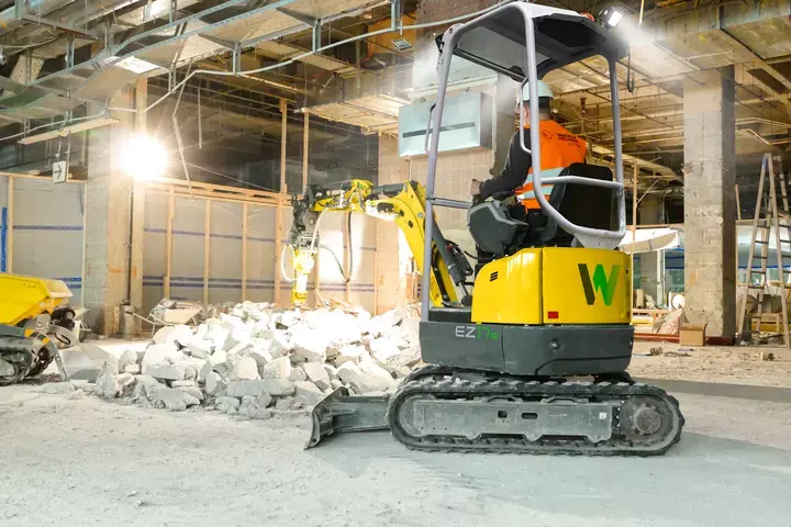 Thumbnail: Wacker Neuson EZ17e digging