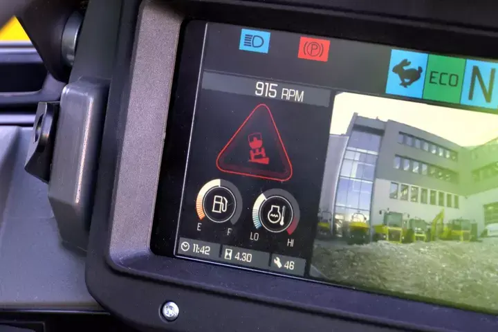Thumbnail: Wacker Neuson DV45 digital control panel and jog dial system.