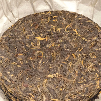 Look at those gorgeous,  beautiful golden leaves