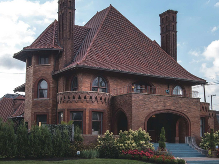 THE CIRCUS HOUSE