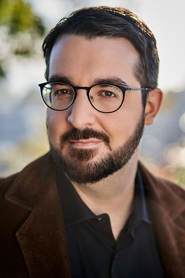 Lauréat de la médaille d’argent et du prix Krystian Zimerman lors du Concours international de piano Frédéric-Chopin à Varsovie en 2015, le pianiste Charles Richard-Hamelin se démarque aujourd’hui comme l’un des plus importants de sa génération. Récipiendaire de l’Ordre des arts et des lettres du Québec et du prestigieux Career Development Award offert par le Women’s Musical Club of Toronto, il recevait en novembre 2022 le prix Denise-Pelletier, la plus haute distinction décernée par le gouvernement du Québec en arts de la scène, devenant ainsi le plus jeune lauréat de l’histoire des Prix du Québec.