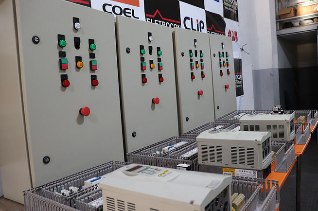 Montagem de Painéis elétricos