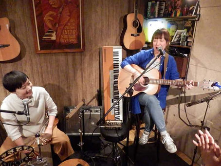 ５月のライブスケジュールUPしました(^^♪