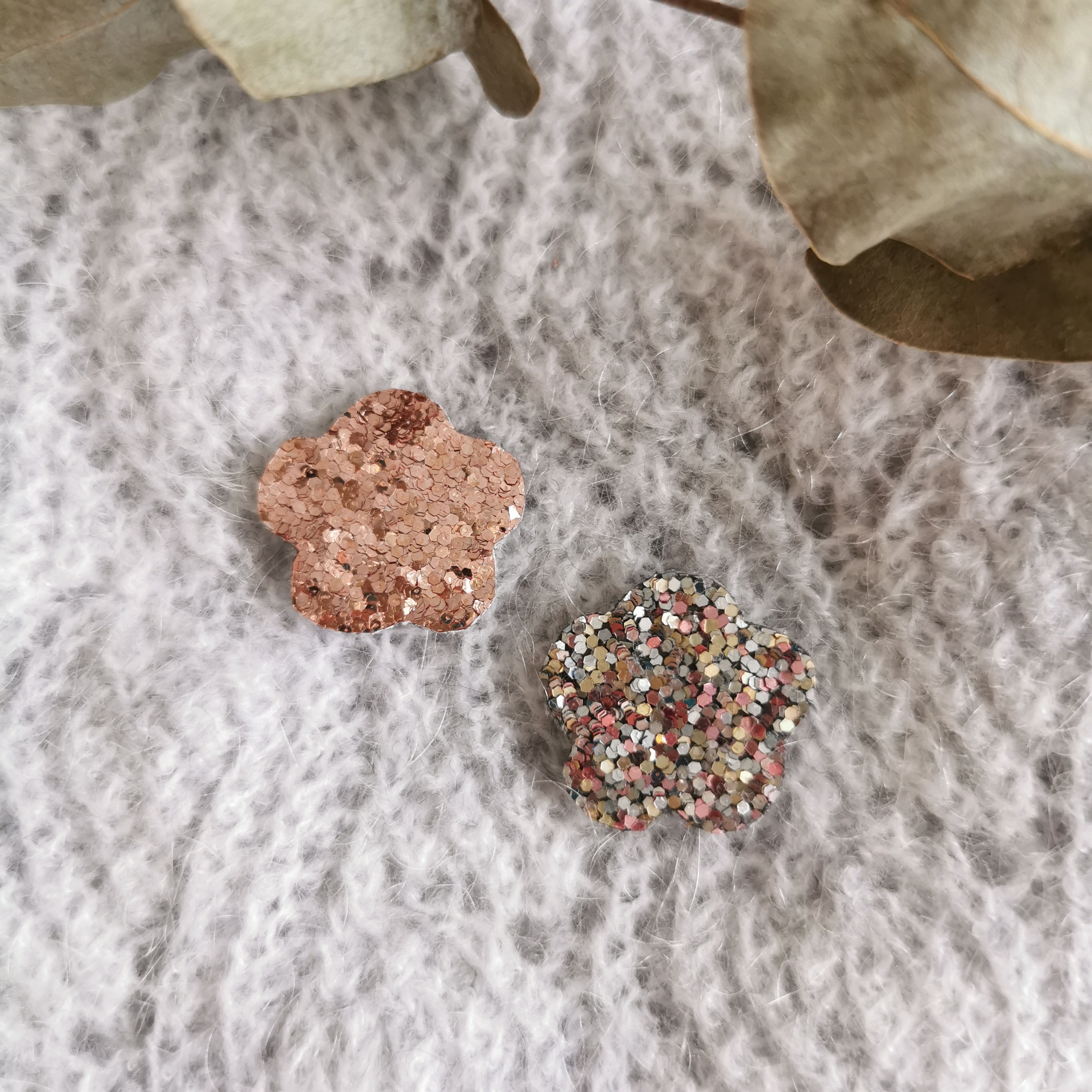 Pin's fleurs (2 coloris)