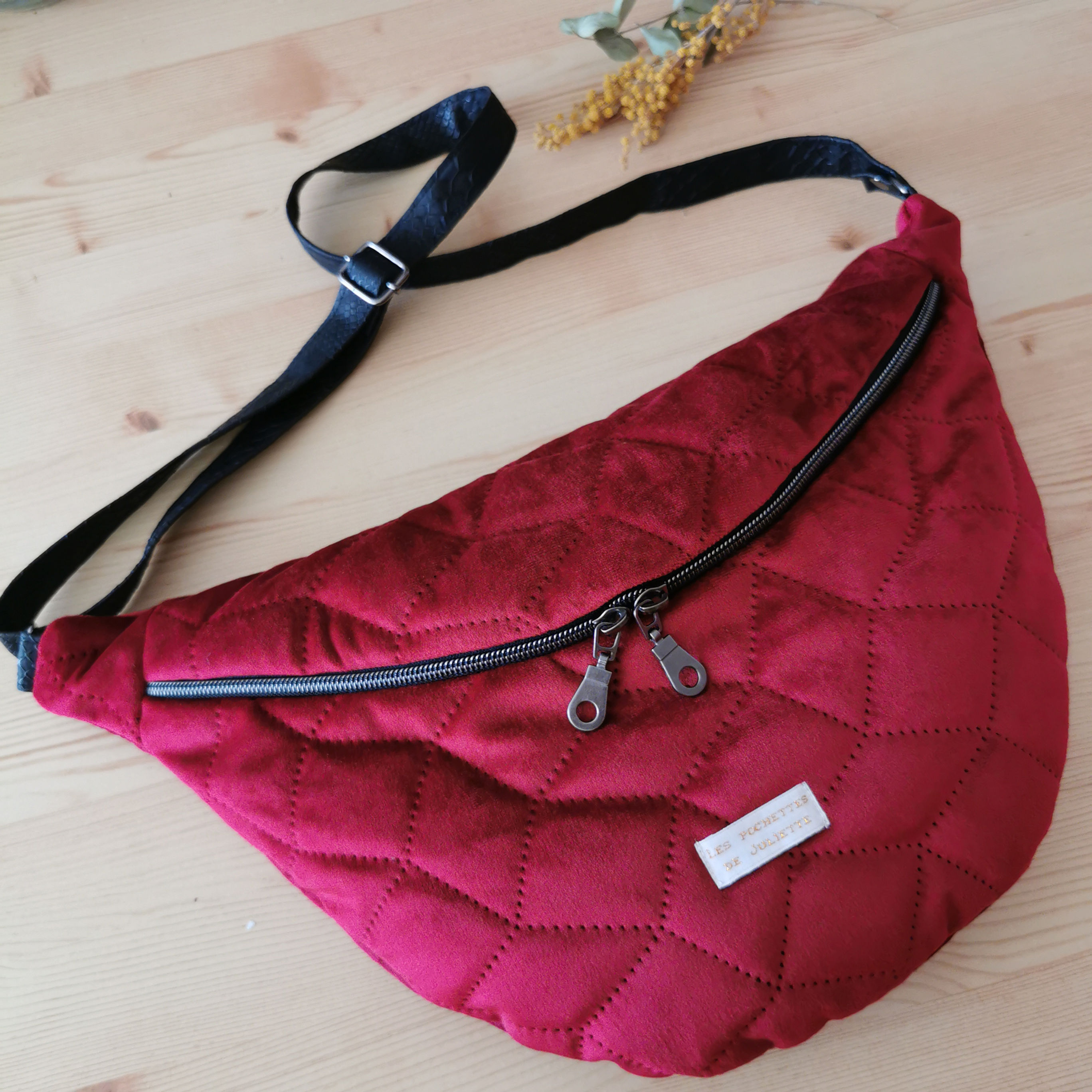 Sac banane | GASPARD | Velours matellassé bordeaux
