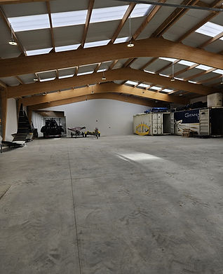 Installation électrique neuve et éclairage LED dans un bâtiment industriel – JSE Électricité.