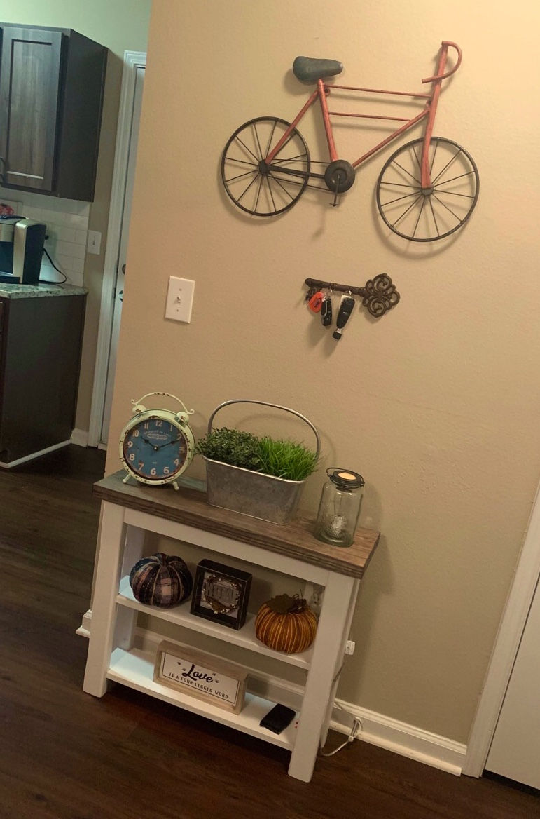 Thumbnail: Farmhouse Entryway Shelf