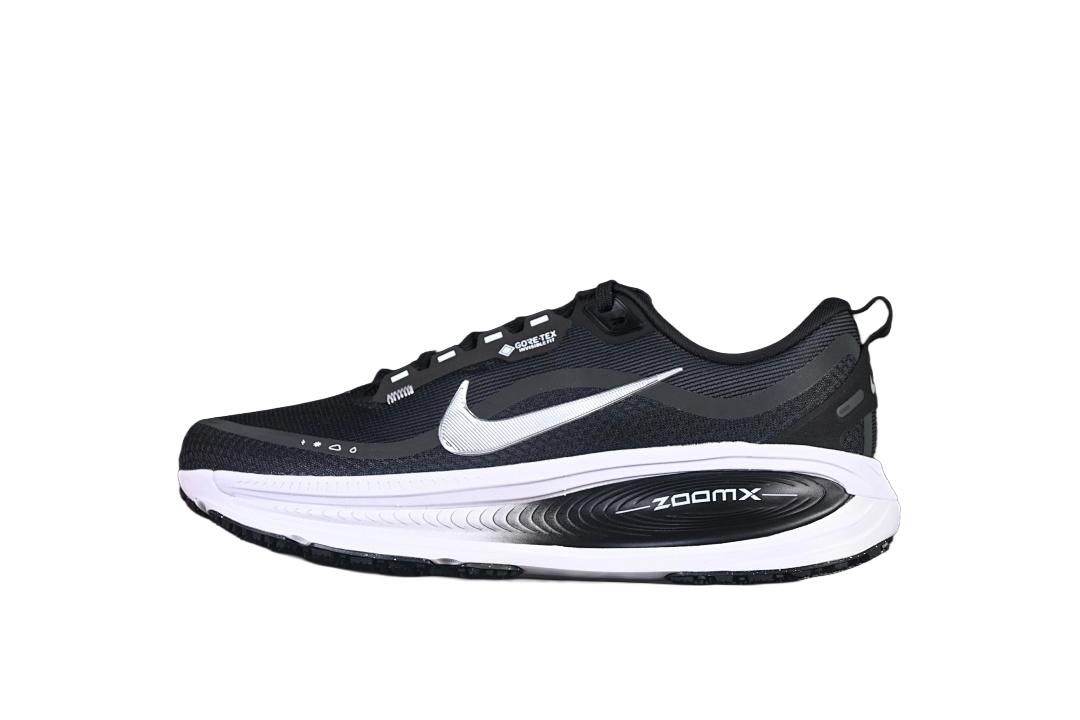 VOMERO 18 GORE-TEX BLACK/WHITE/METALLIC SILVER Brand New With Box