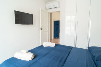 B&B IOLAO ad Olbia - Soggiorna al centro di Olbia e vivi un'esperienza autentica, circondato dalla storia e dalle comodità moderne.