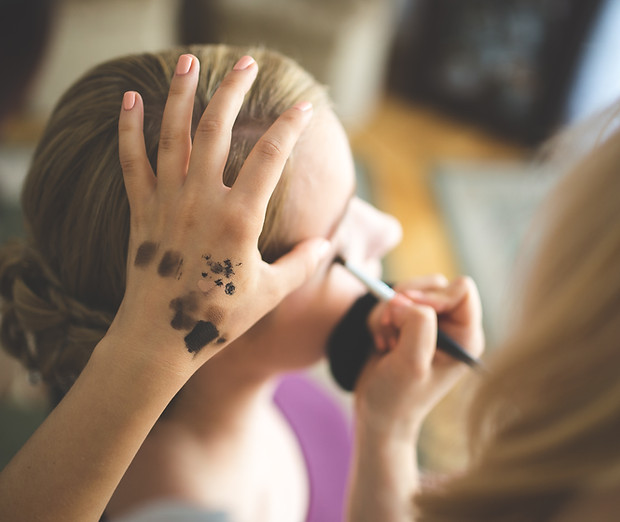 Airbrush Make-up Application1