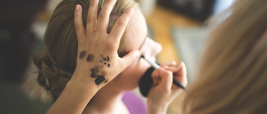 Airbrush Makeup Application1