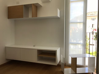 mobile tv laccato.JPG