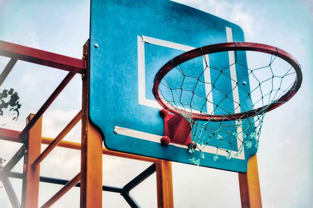 blue and brown basketball hoop