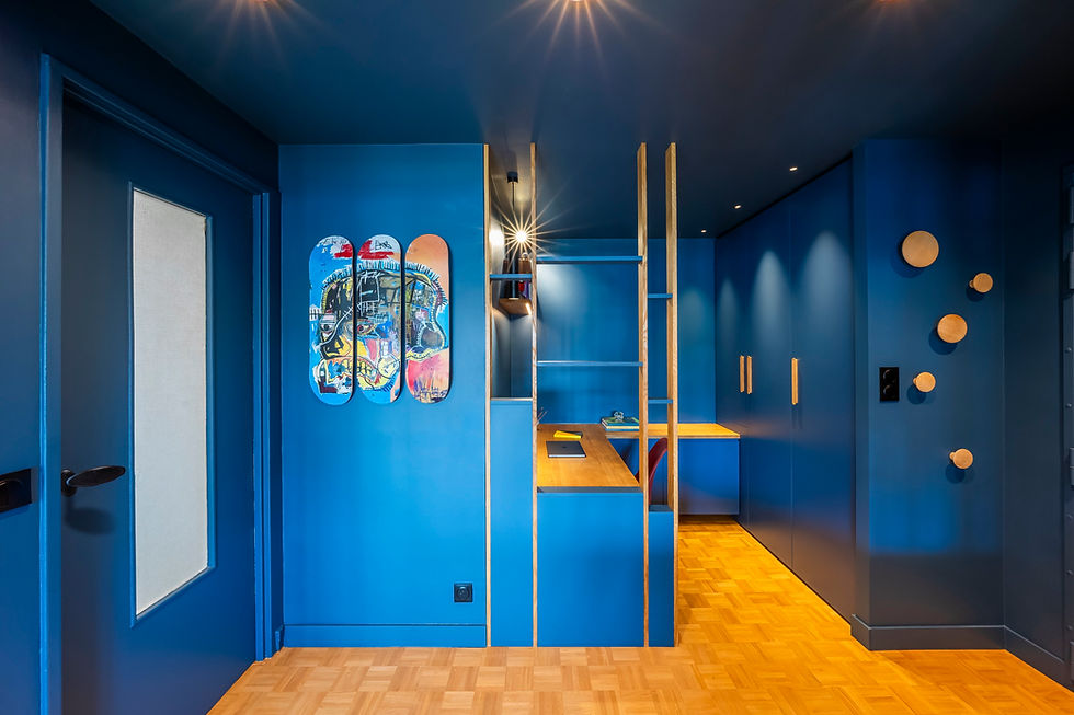 Entrée bleue avec rangements sur mesure