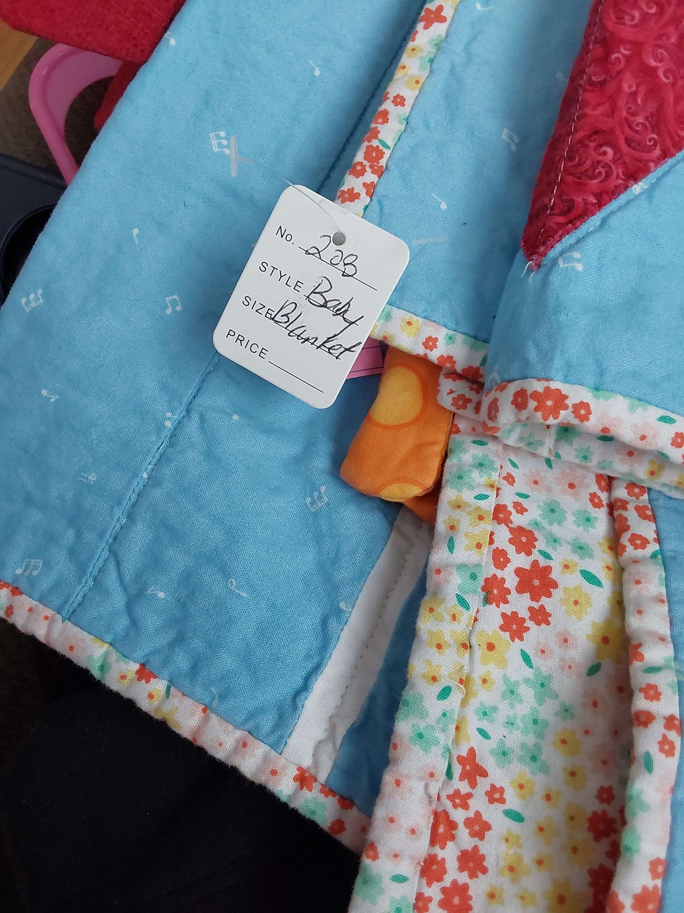 Thumbnail: Ties Flutter on Kite Tails Quilt {F0213}