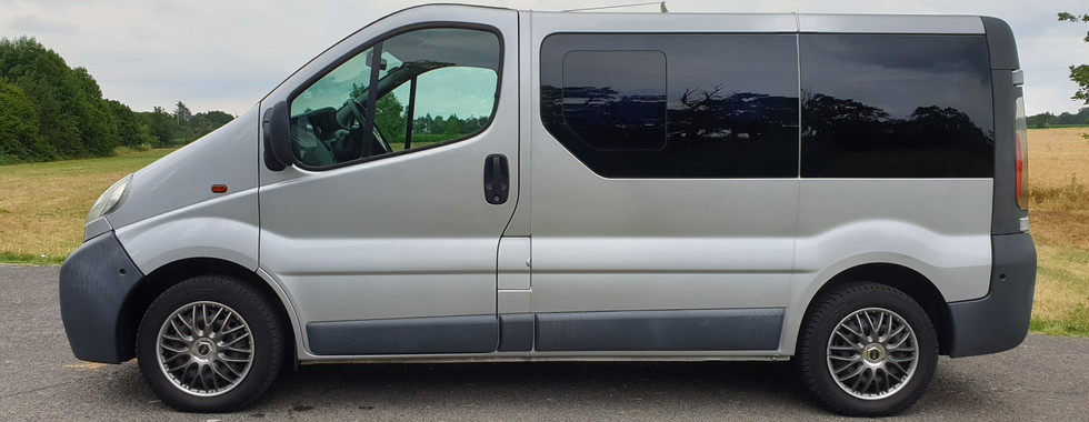 Import Auto Allemagne - Auto Convoi Allemagne - Opel Vivaro Tour 2.0 120ch