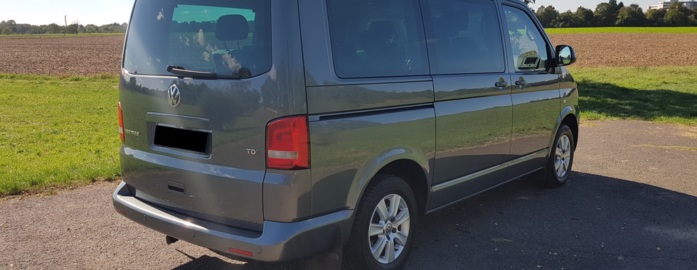 Import Auto Allemagne - Auto Convoi Allemagne - Volkswagen T5 Multivan Confortline 2.5 TDI 140ch