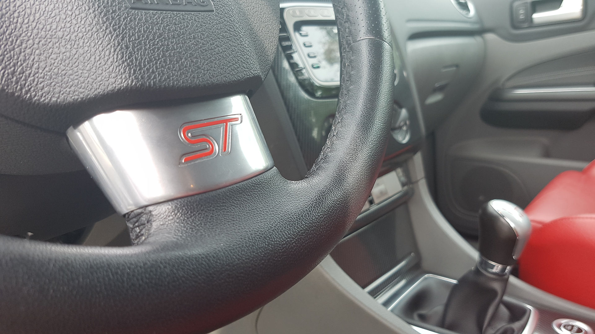 Import Auto Allemagne - Auto Convoi Allemagne -  Ford Focus ST 2.5T 226ch