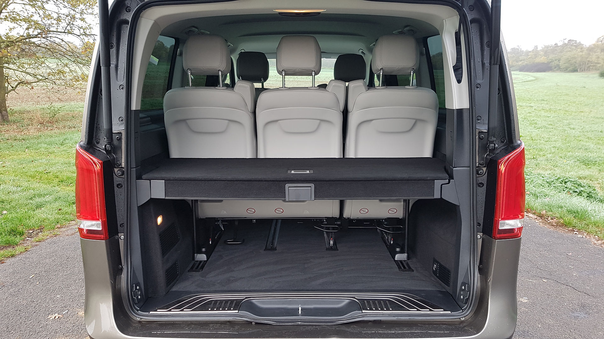 Import Auto Allemagne - Auto Convoi Allemagne - Mercedes Benz V 220 CDI long Avantgarde 163ch