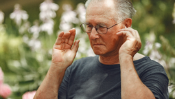 Você pode estar ouvindo mal e não percebe — e isso pode afetar muito mais do que a sua audição