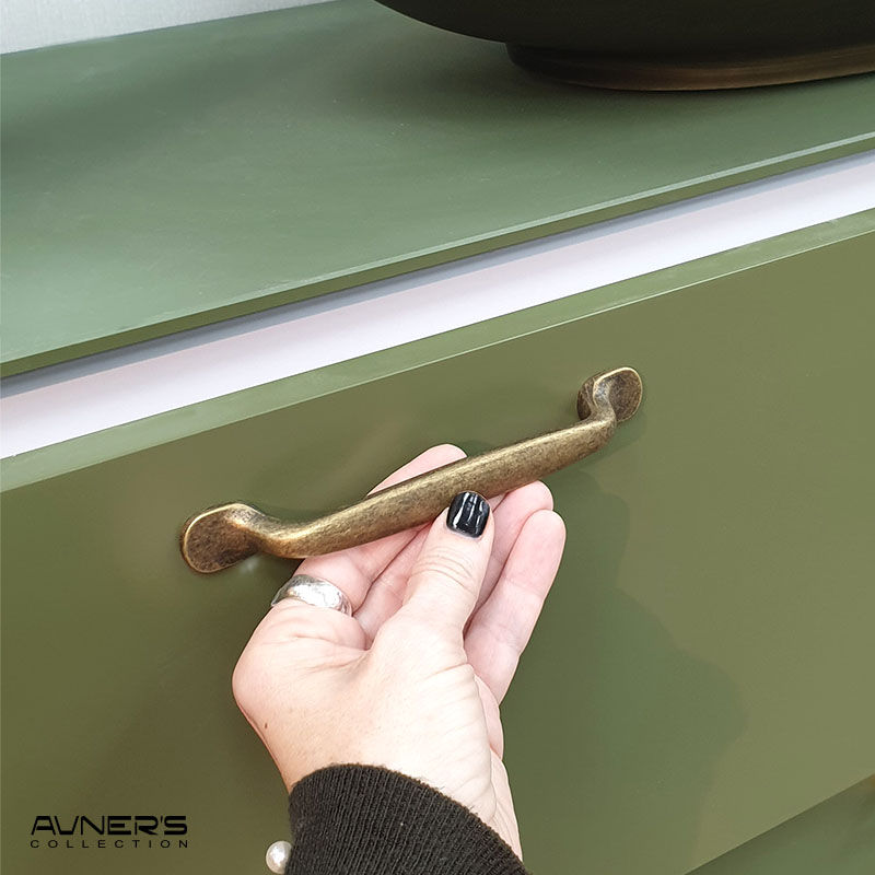 תמונה ממוזערת: Product: ידיות מזוודה לריהוט דגם 7032 פליז עתיק
