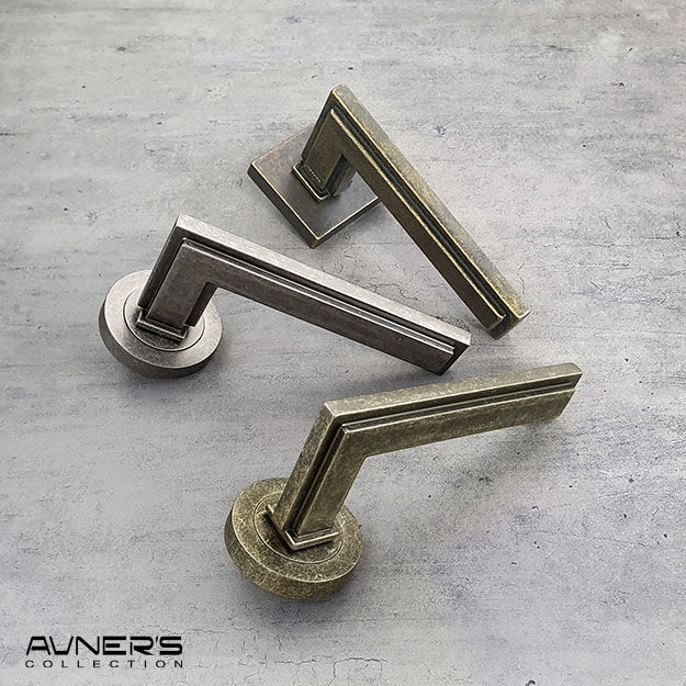 תמונה ממוזערת: Product: ידית לדלת דגם RAFAELI R9013 פליז עתיק
