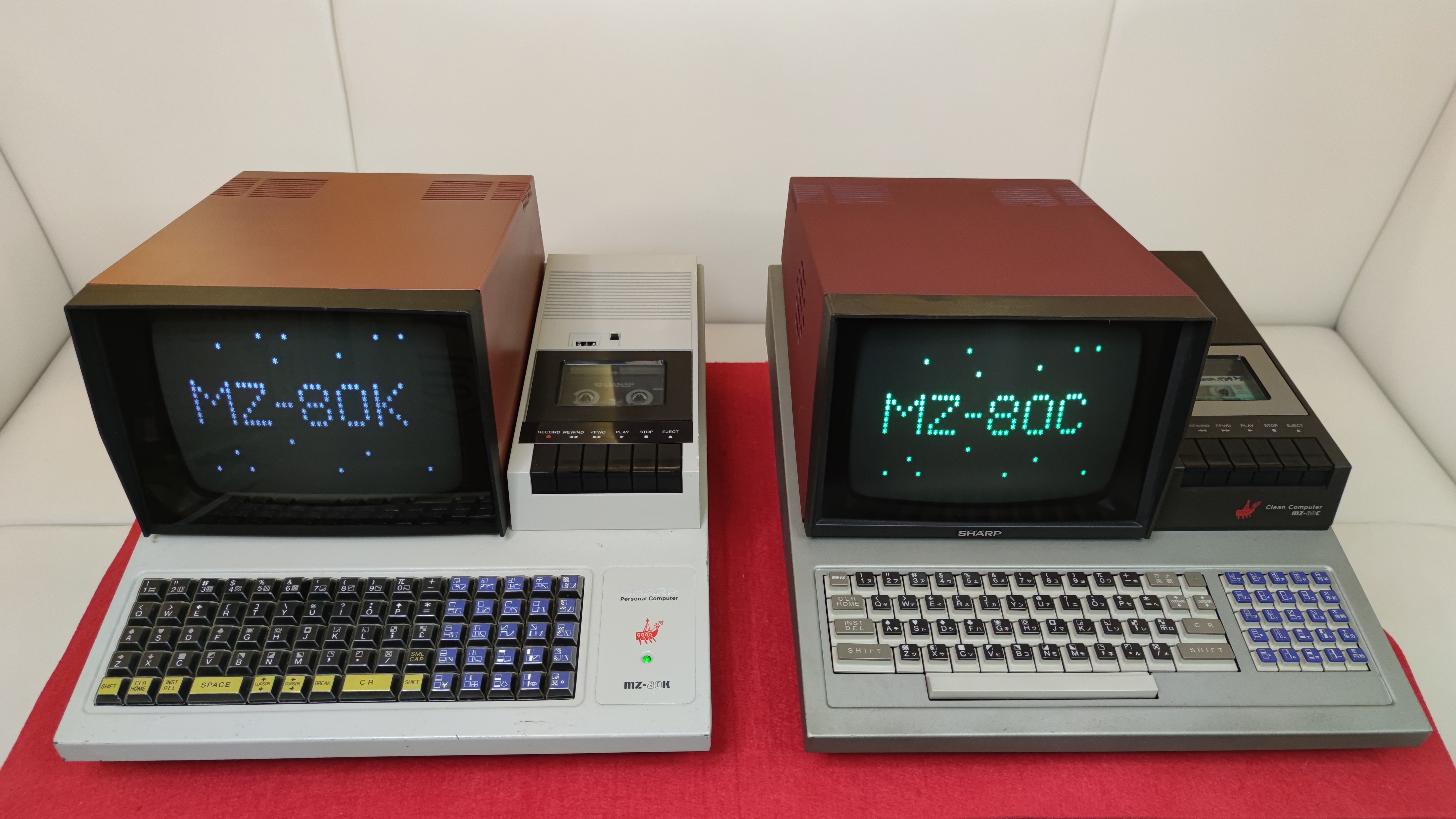 Srovnání: Sharp MZ-80K × MZ-80C — Japonsko, 1978/1979.