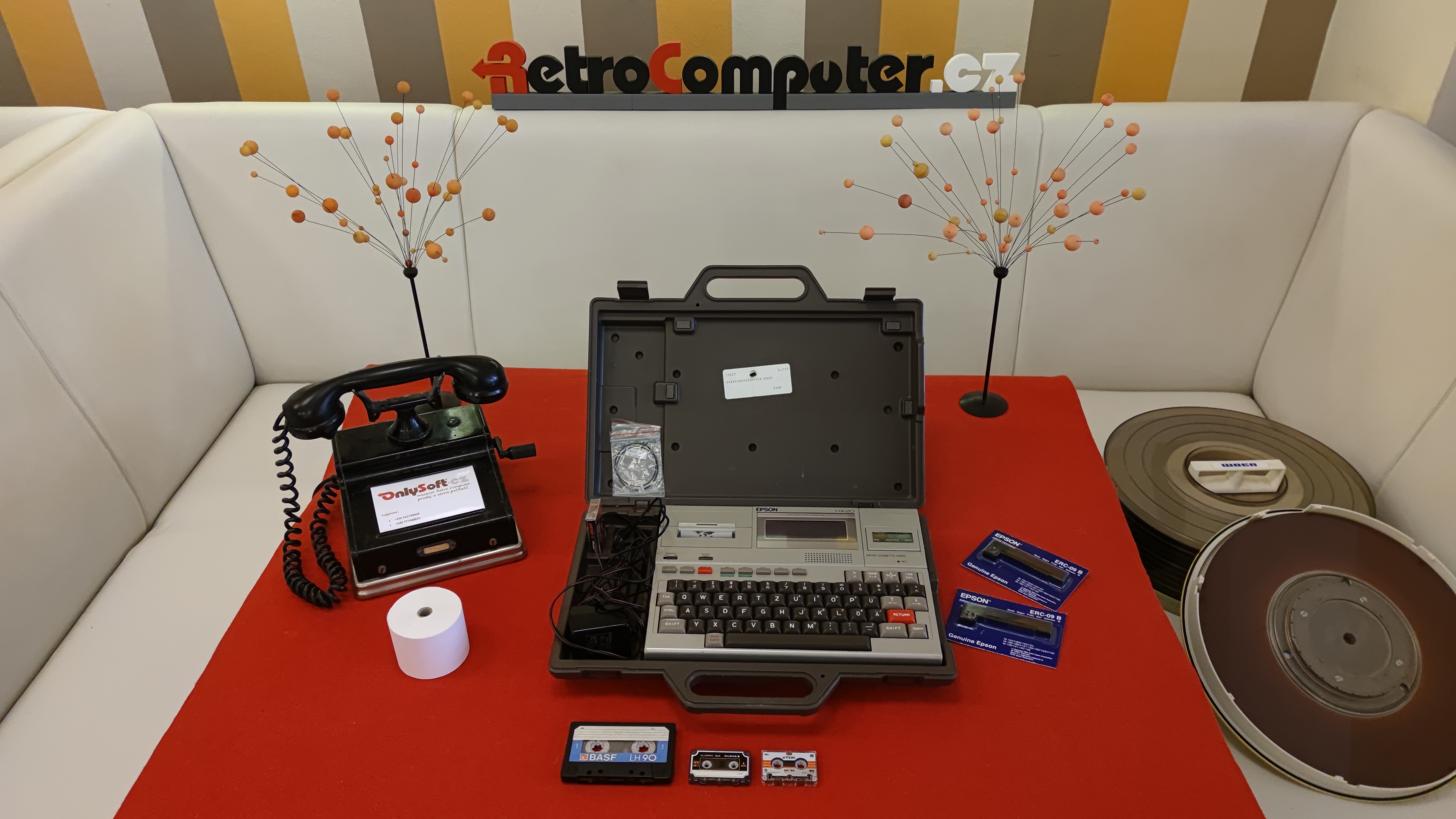 Epson HX-20 (HC-20) — Japonsko, 1982.