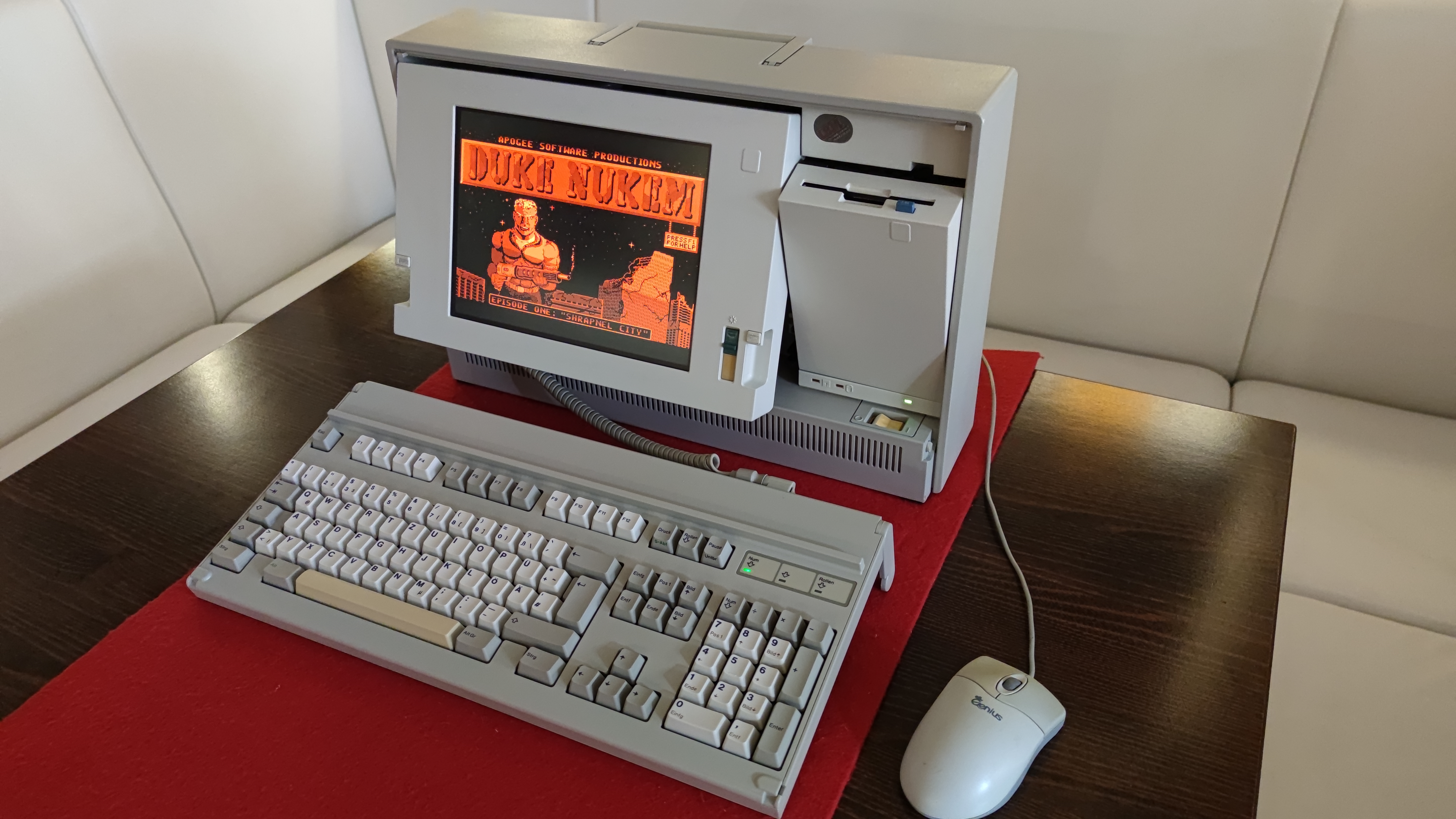 IBM PS/2 P70 (8573-061) — USA, 1989.