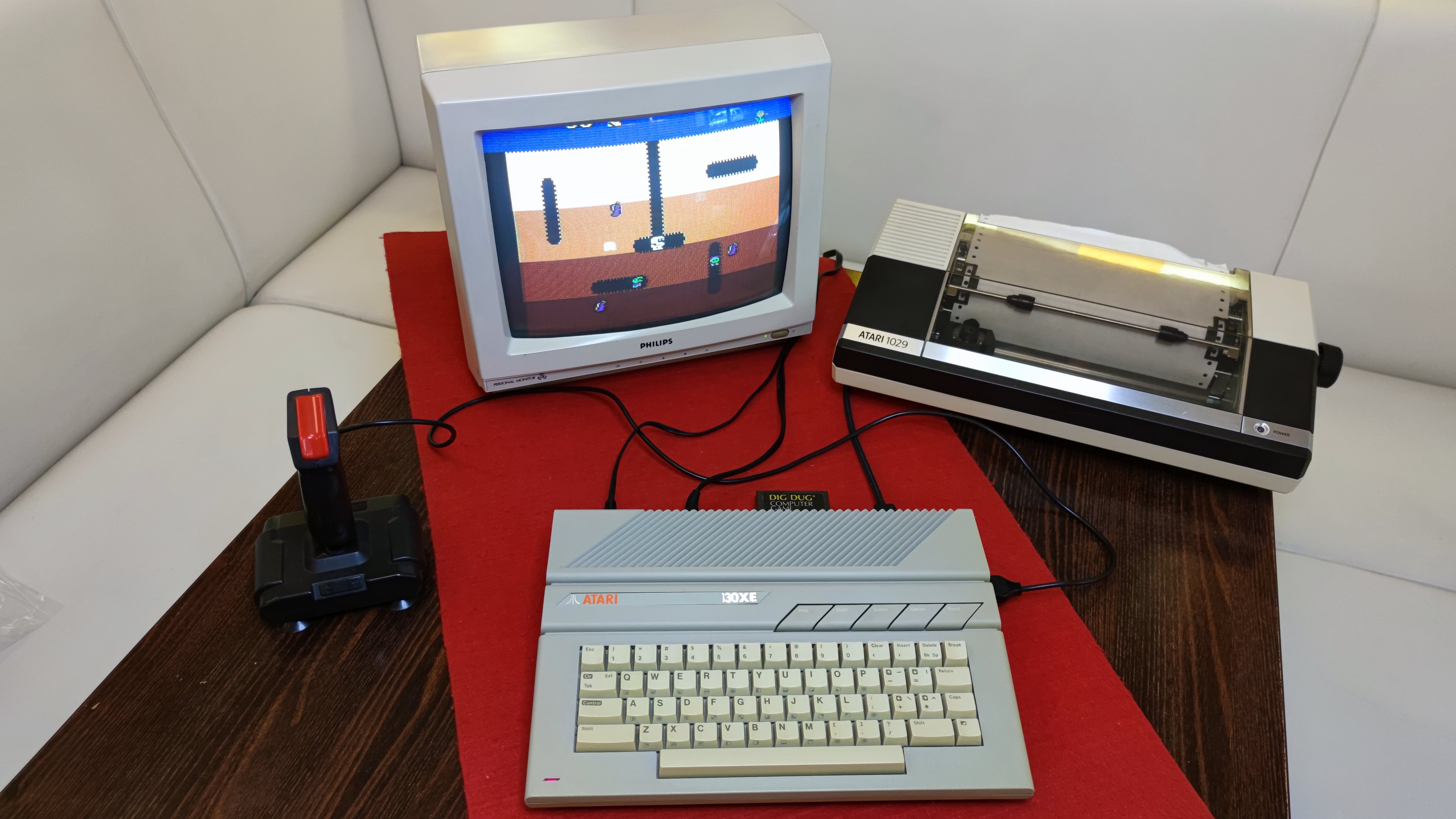 Atari 130XE — USA, 1985.