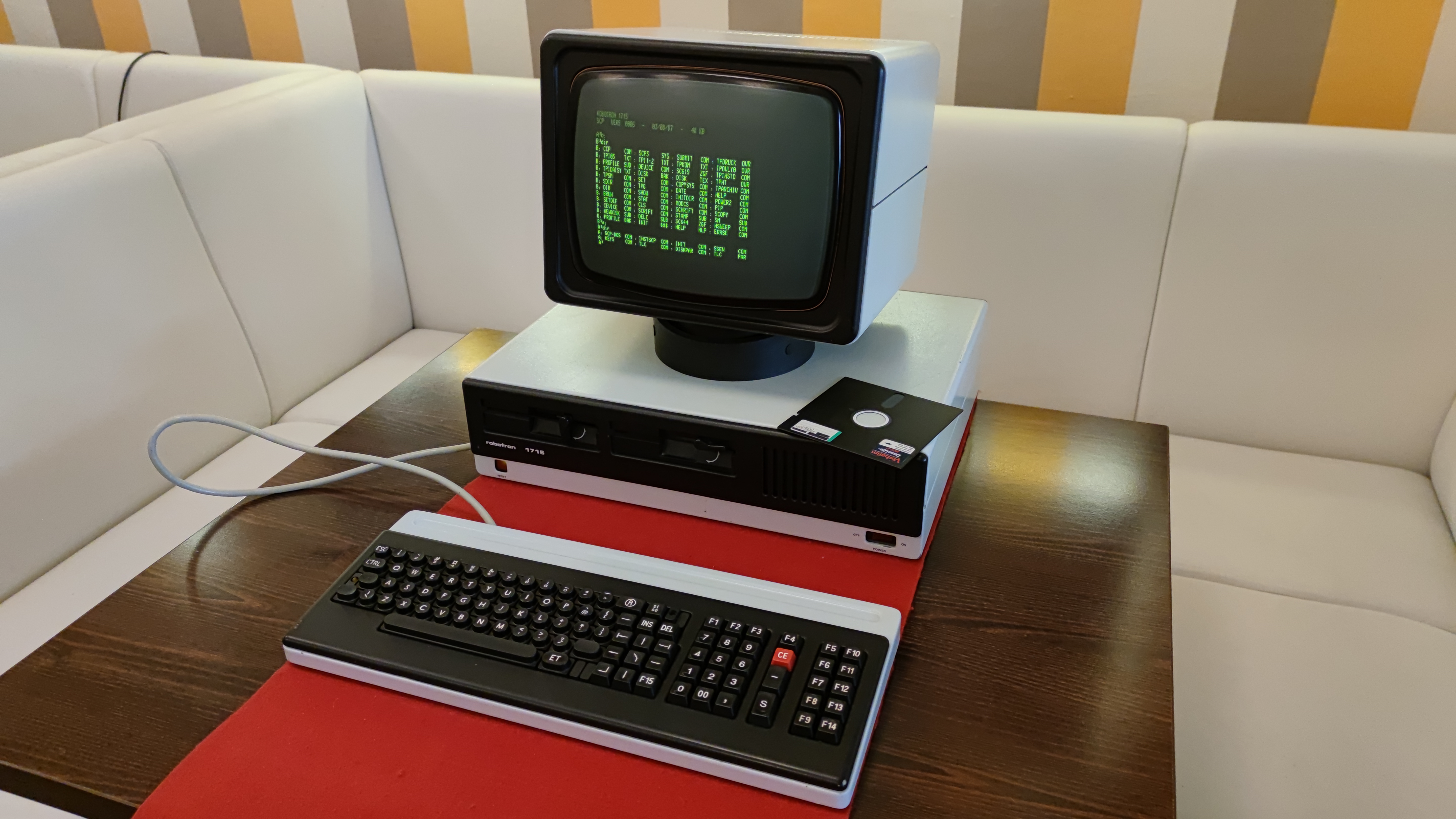 Robotron PC 1715 — NDR, 1985.
