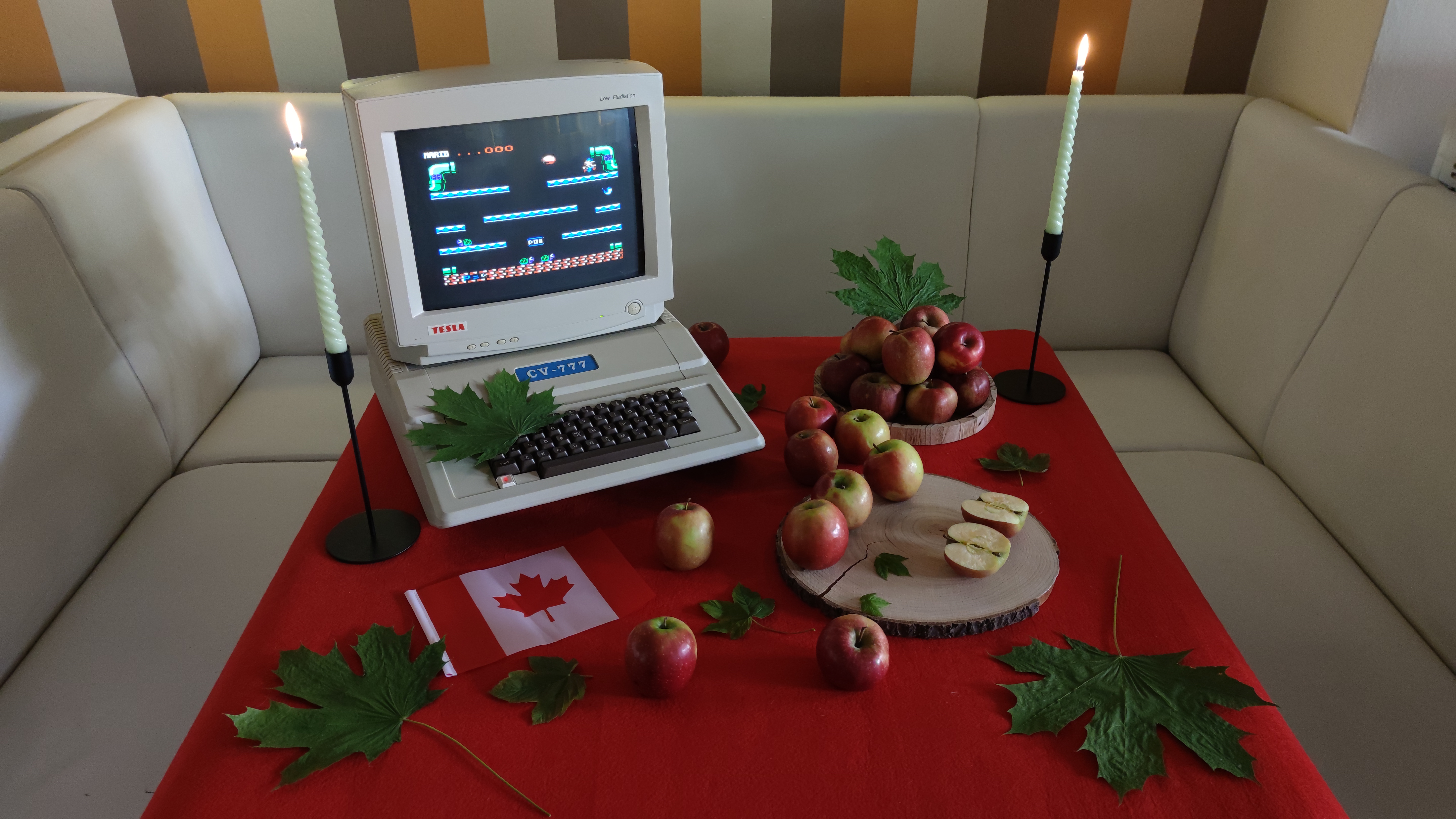 Unitron CV-777 — Kanada, 1983.