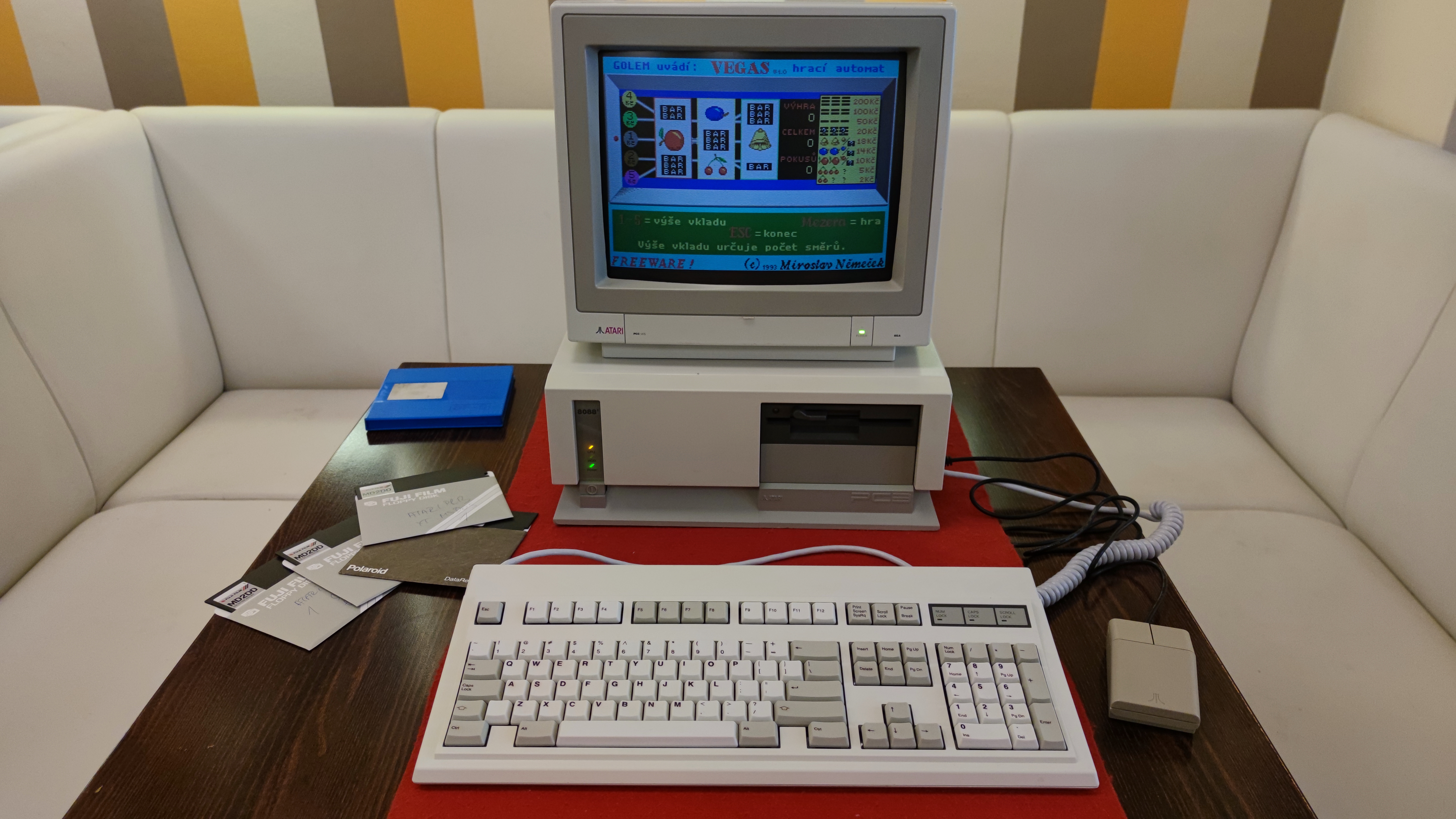 Atari PC3 — USA, 1988.